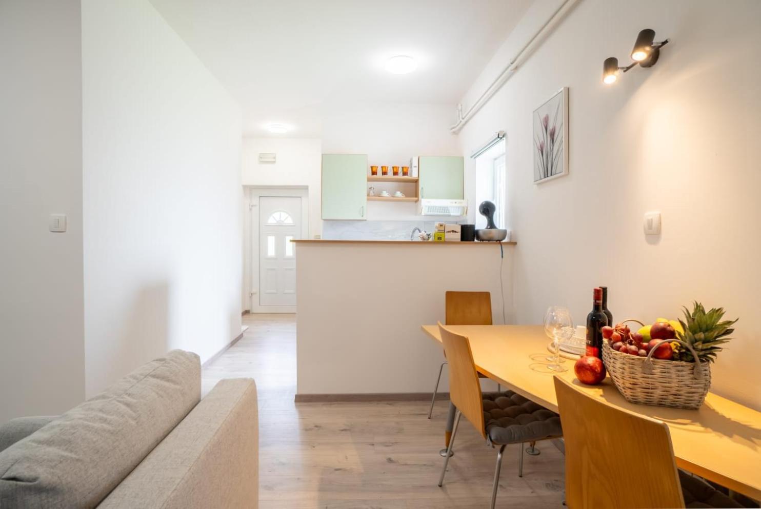 Apartman Mihovil กอสปิช ภายนอก รูปภาพ